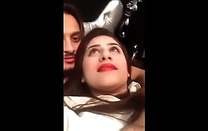 Desi Pakistani Babe in arms Leaked Peel