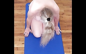 Hot Mature Vee Does Undisguised Yoga!