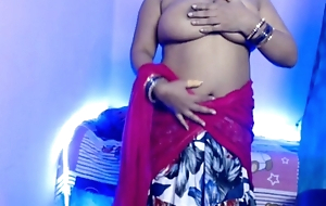 Desi sexy hot girl slowly opened her clothes and showed her well done soul and hollow with her self boobs.