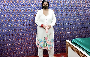 Pakistani Sexy Aunty Sex with Huge Dildo