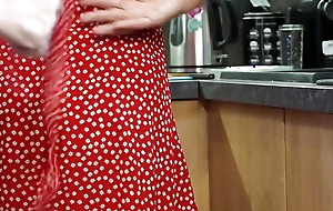 Mature Cooking nearly Kitchen Gets Her Dress Pulled up and Hose Beat-up for rise in the world Fuck