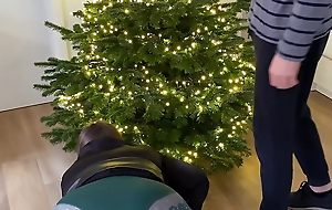 Mother-in-law made me cum on her fat ass near the Christmas tree