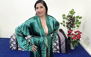 Beautiful Pakistani Urdu Aunty Sexy with Sextoy
