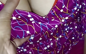 Desi girl friend boobs show